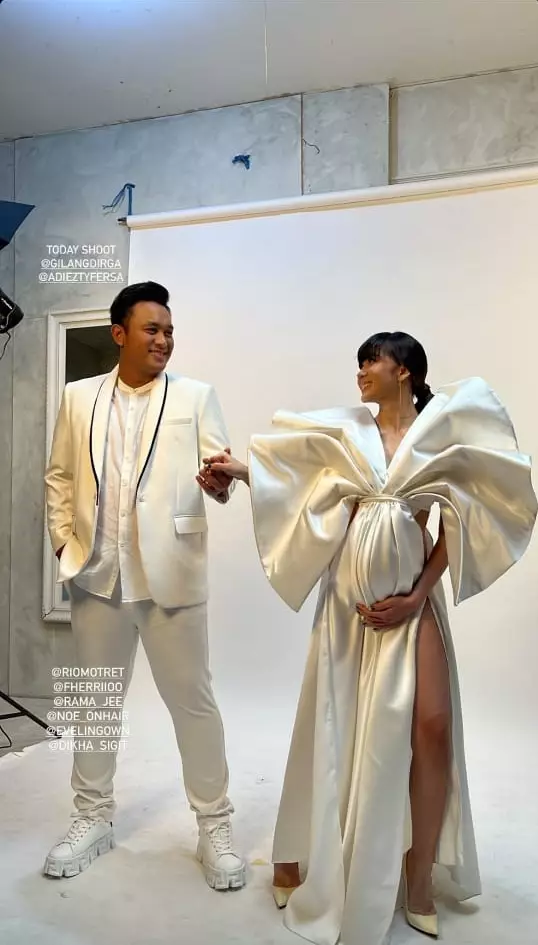 Potret maternity Adiezty Fersa istri Gilang Dirga © Instagram