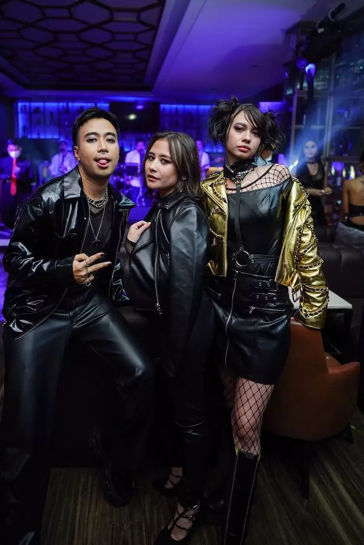 ultah Yuki Kato bareng geng Aries © Instagram