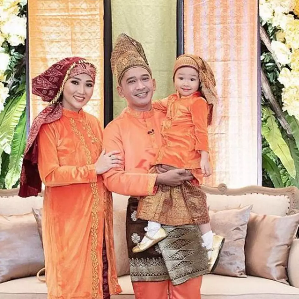 Momen baby shower 7 istri presenter, penampilan Adiezty Fersa disorot
