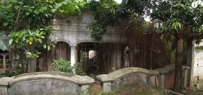 potret rumah penyanyi senior era 80-an yang terbengkalai © YouTube