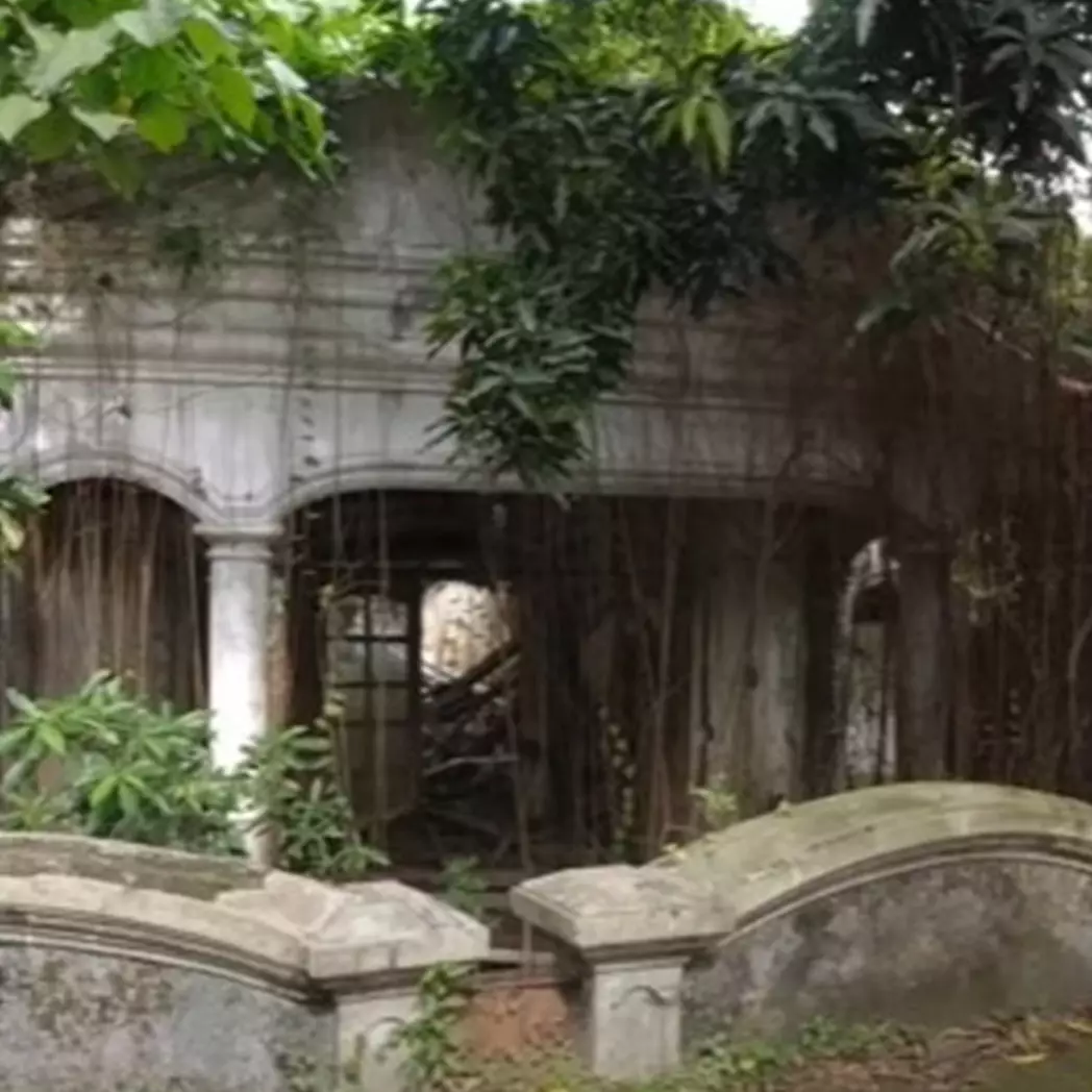 Rumah penyanyi era 80-an ini terbengkalai 20 tahun, intip 15 potretnya