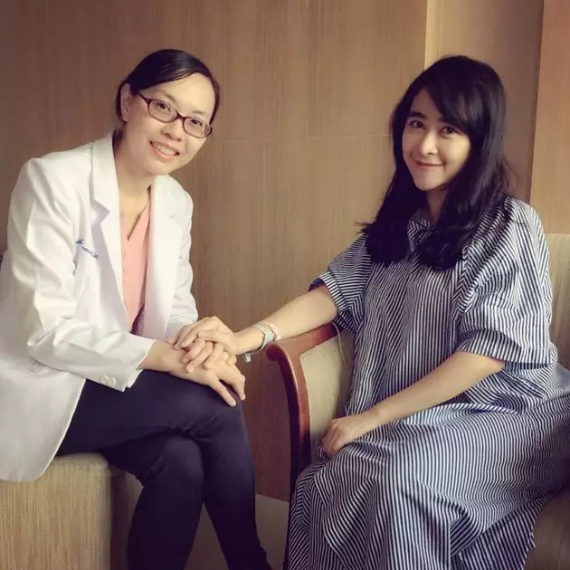 Uut Permatasari pamer baby bump © Instagram