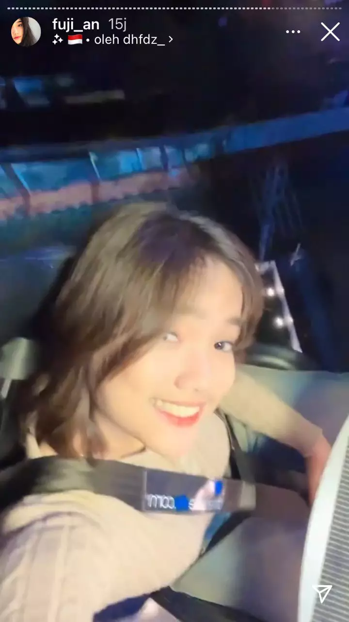 Thariq dan Fuji dinner di restoran melayang © Instagram/@fuji_an