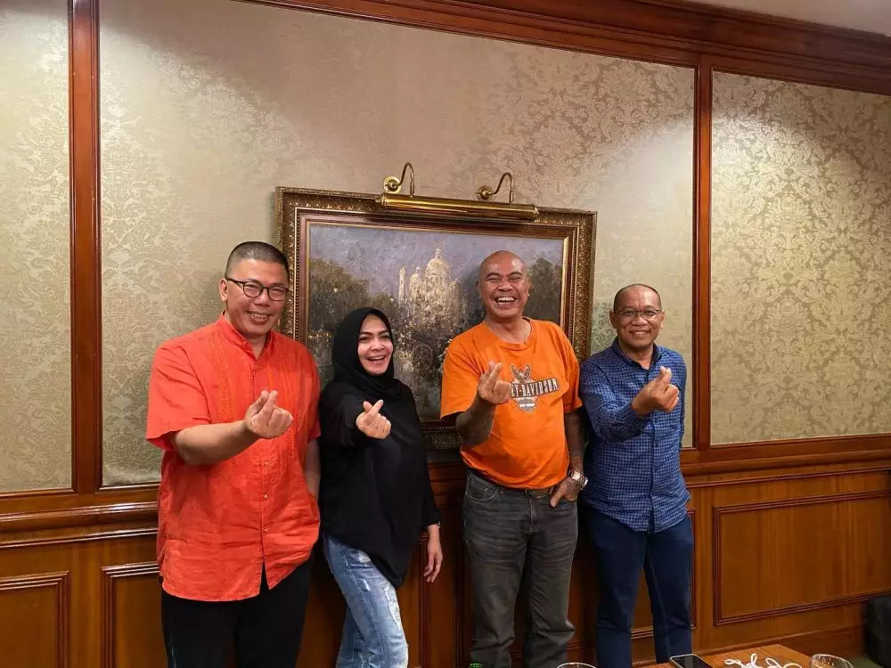 rieta amilia dan suami © Instagram rieta amilia dan suami © Instagram