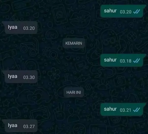 Chat balasan saat dibangunin sahur © berbagai sumber Chat balasan saat dibangunin sahur © berbagai sumber