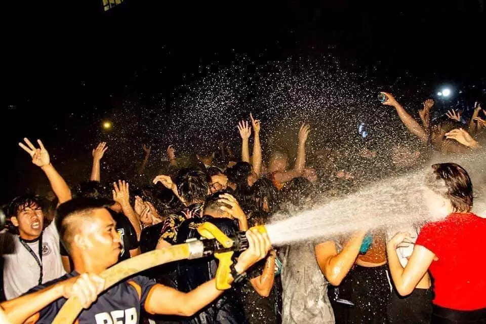 potret kocak terlalu semangat © berbagai sumber