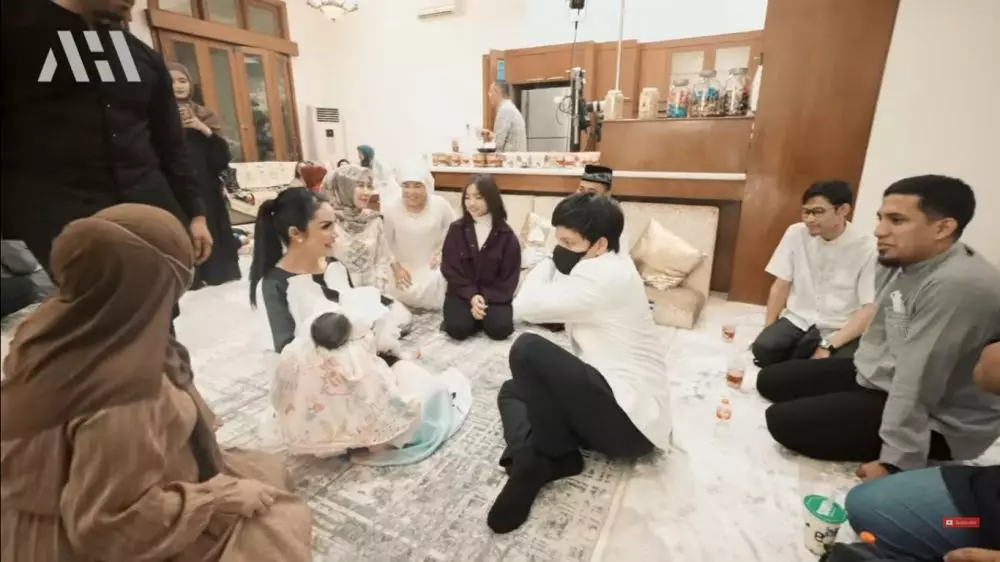 acara syukuran rumah baru Thariq Halilintar © berbagai sumber acara syukuran rumah baru Thariq Halilintar © berbagai sumber