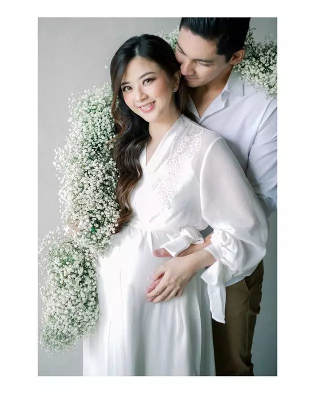Gaya maternity shoot kehamilan anak kedua Franda © Instagram Gaya maternity shoot kehamilan anak kedua Franda © Instagram