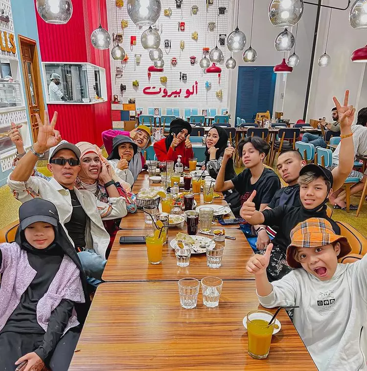 keluarga Halilintar liburan di Dubai © Instagram/@genifaruk keluarga Halilintar liburan di Dubai © Instagram/@genifaruk
