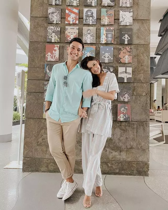 potret pemain sinetron Liontin bareng pasangan © berbagai sumber potret pemain sinetron Liontin bareng pasangan © berbagai sumber