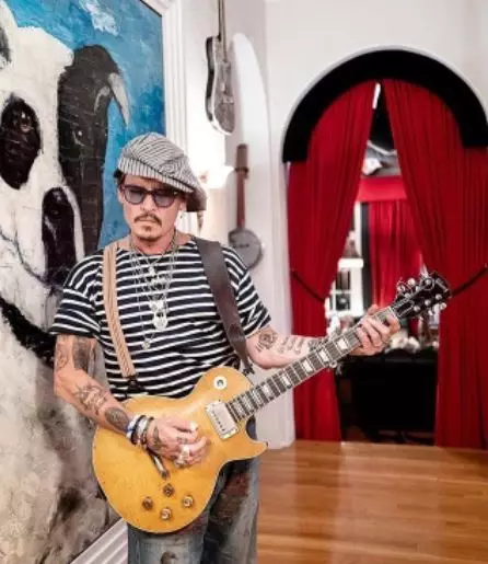 Johnny Depp tolak Pirates of Caribbean Berbagai sumber Johnny Depp tolak Pirates of Caribbean Berbagai sumber