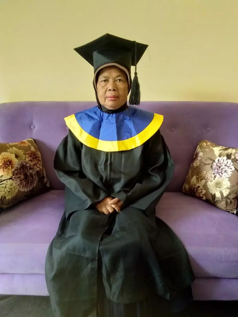 kisah ibu coba toga milik anaknya Berbagai sumber