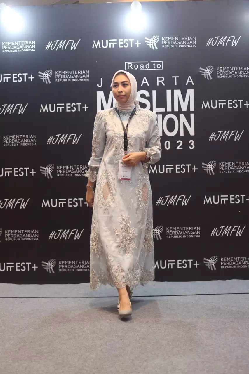 Koleksi Dina Mulyana © 