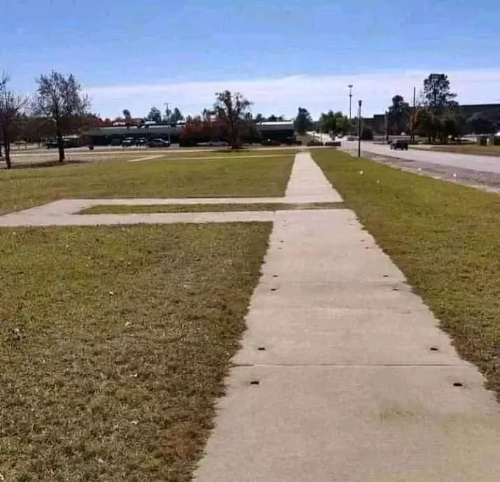 ada kesalahan di bentuk jalan ini © berbagai sumber