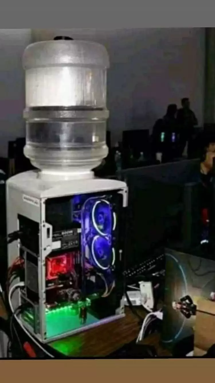 modif dispenser jadi nyeleneh © berbagai sumber