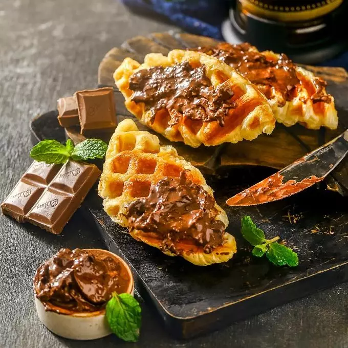 Nikmati momen asik silaturahmi dengan makanan kekinian © ShopeeFood Nikmati momen asik silaturahmi dengan makanan kekinian © ShopeeFood