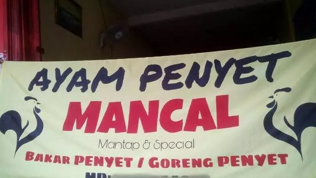 Potret spanduk lucu penjual ayam bakar © berbagai sumber Potret spanduk lucu penjual ayam bakar © berbagai sumber