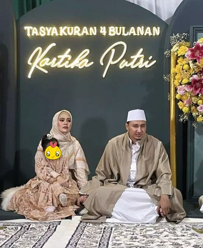 Momen tasyakuran 4 bulanan kehamilan kedua Kartika Putri © berbagai sumber
