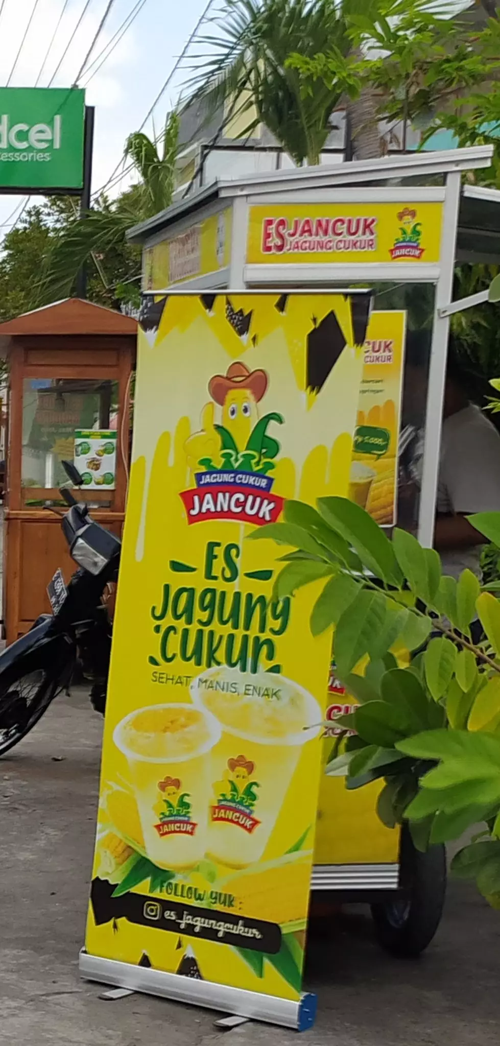 potret warung minum pakai singkatan © berbagai sumber potret warung minum pakai singkatan © berbagai sumber