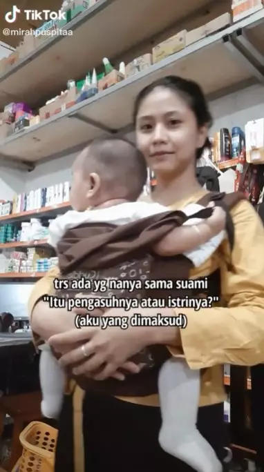 ibu rumah tangga penampilan kucel gendong anak © TikTok