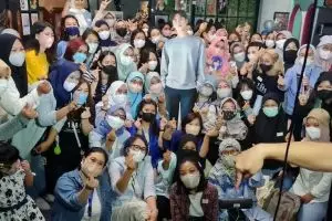 Rayakan ulang tahun sang idola, Seonhohada gelar acara seru meski halu