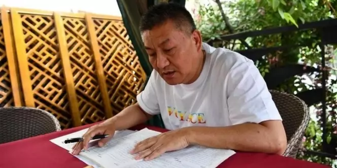 kakek 55 tahun ujian masuk Universitas Berbagai sumber