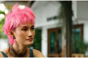 4 Cara meng-highlight rambut dalam sesi photoshoot, hasil bak model