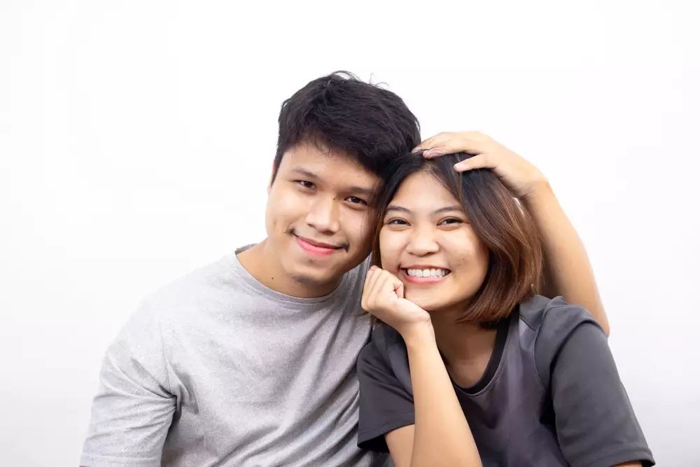 7 Ide pose self photostudio bareng pacar © 2022 brilio.net