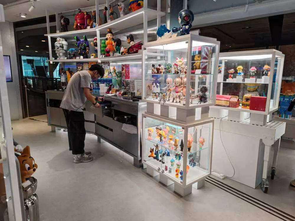 Toko boneka Lala minta maaf Berbagai sumber