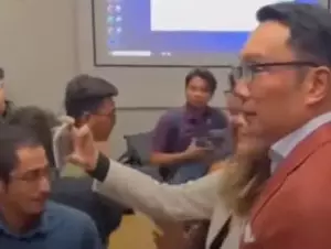 Ketegaran Ridwan Kamil © berbagai sumber Ketegaran Ridwan Kamil © berbagai sumber