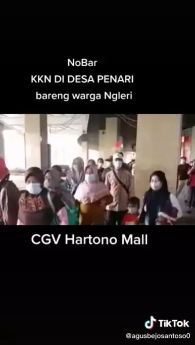 Warga lokasi syuting KKN di Desa Penari © TikTok
