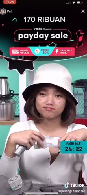 Potret Fuji saat tanpa dan pakai filter © berbagai sumber