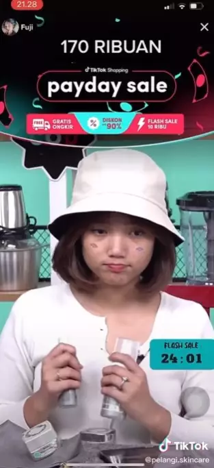 Potret Fuji saat tanpa dan pakai filter © berbagai sumber