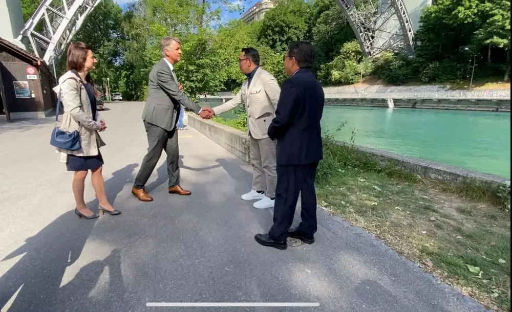 Ridwan Kamil bertemu saksi kejadian  berbagai sumber