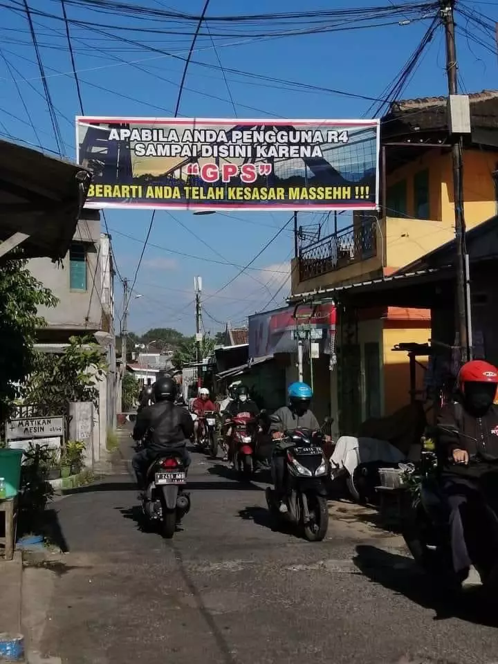 tulisan peringatan pengendara lucu © berbagai sumber