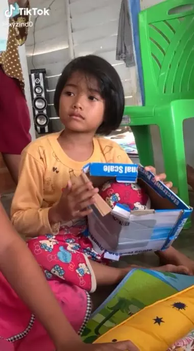 Potret bocah disebut mirip Fuji saat kecil © berbagai sumber