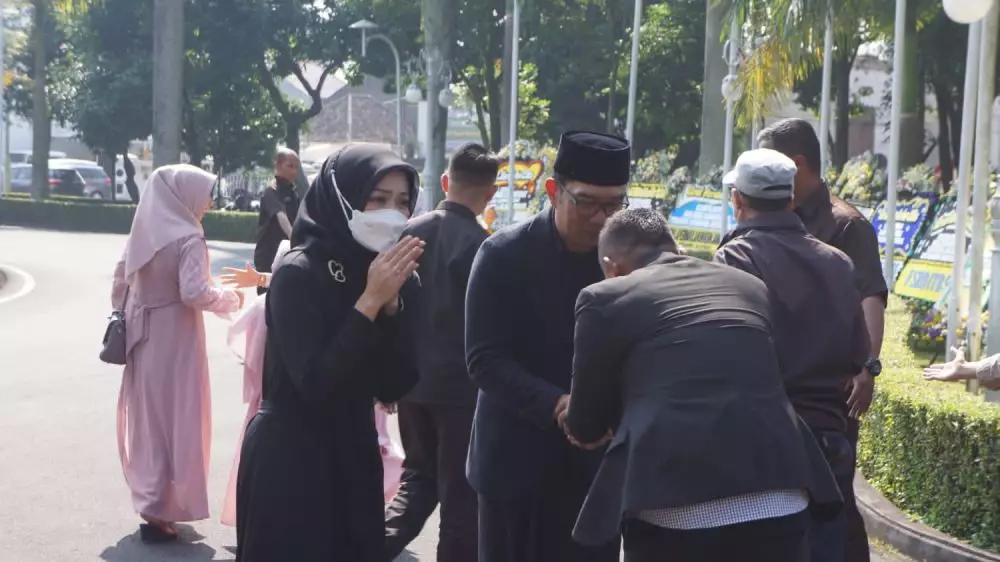 Ridwan Kamil temui warga takziah Twitter