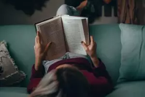 Watakmu yang sebenarnya bisa diketahui dari caramu membaca buku