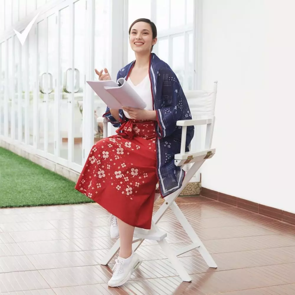 7 Ide outfit colorfull ala Chelsea Islan © 2022 brilio.net