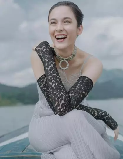 OOTD monokrom ala Chelsea Islan © berbagai sumber