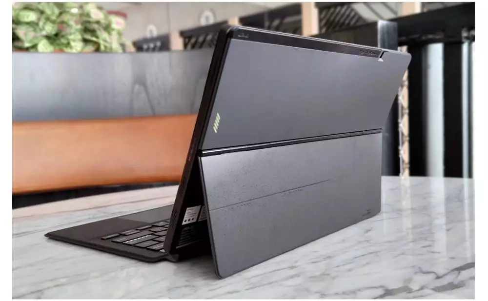 ASUS Vivobook 13 Slate OLED © istimewa