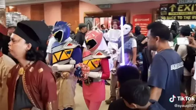 Pernikahan cosplay power ranger berbagai sumber Pernikahan cosplay power ranger berbagai sumber