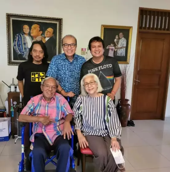 penyanyi legendaris Bob Tutupoly meninggal © Instagram