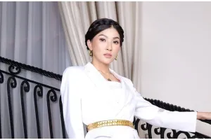 9 Menu mukbang Sarwendah di pasar, borong jajanan tradisional