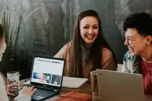 Lagi naik turun, cek ramalan kariermu bulan Juli berdasar zodiak yuk