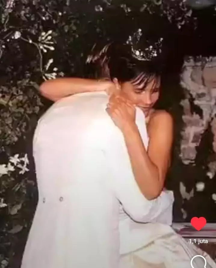 Victoria Beckham Dari berbagai sumber Victoria Beckham Dari berbagai sumber