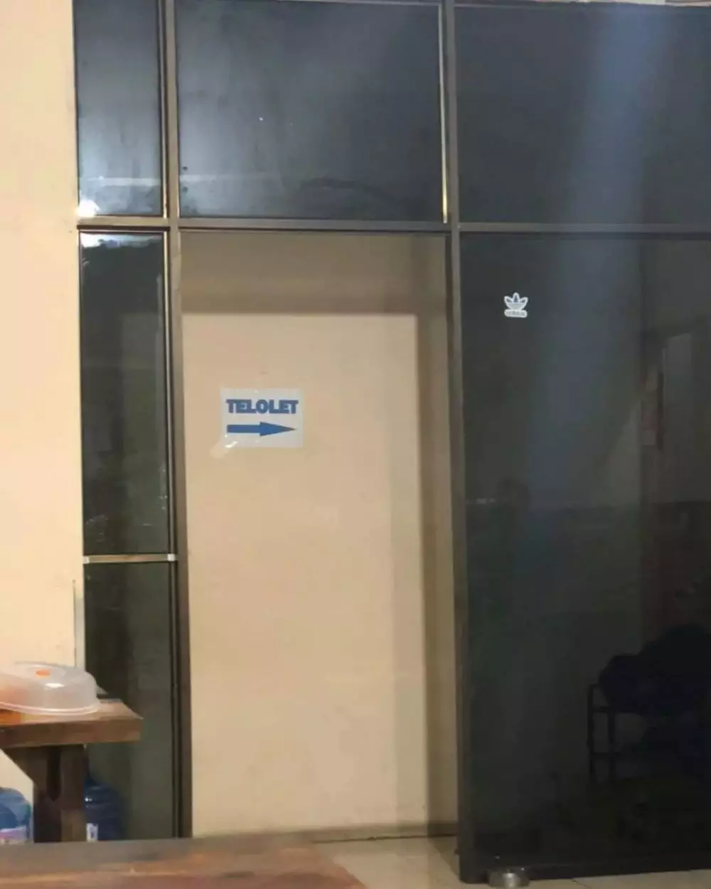 petunjuk ke toilet bikin salah fokus © berbagai sumber petunjuk ke toilet bikin salah fokus © berbagai sumber