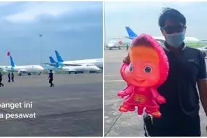 Bikin petugas panik, balon Masha and the Bear nyasar sampai bandara