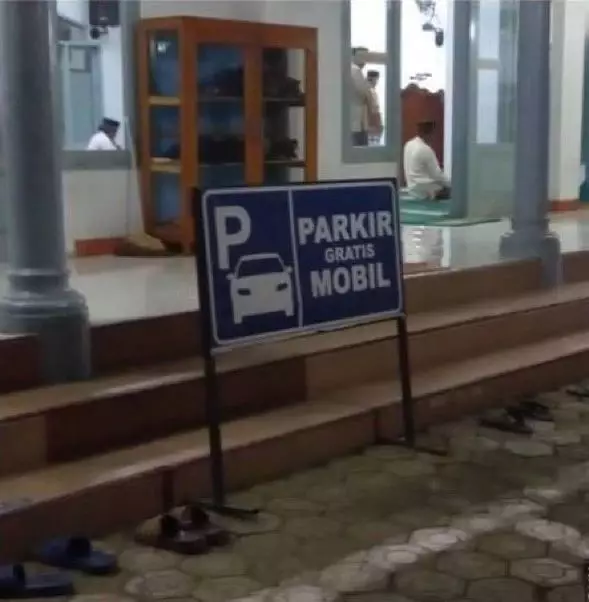 parkir gratis kocak © berbagai sumber parkir gratis kocak © berbagai sumber