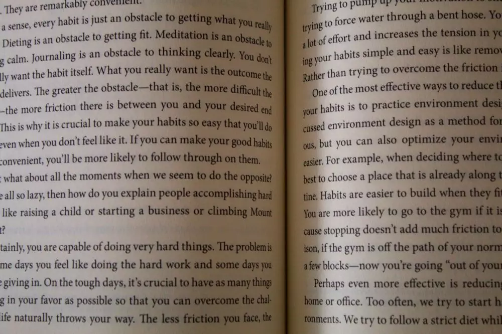 perbedaan makna denotasi dan konotasi © berbagai sumber